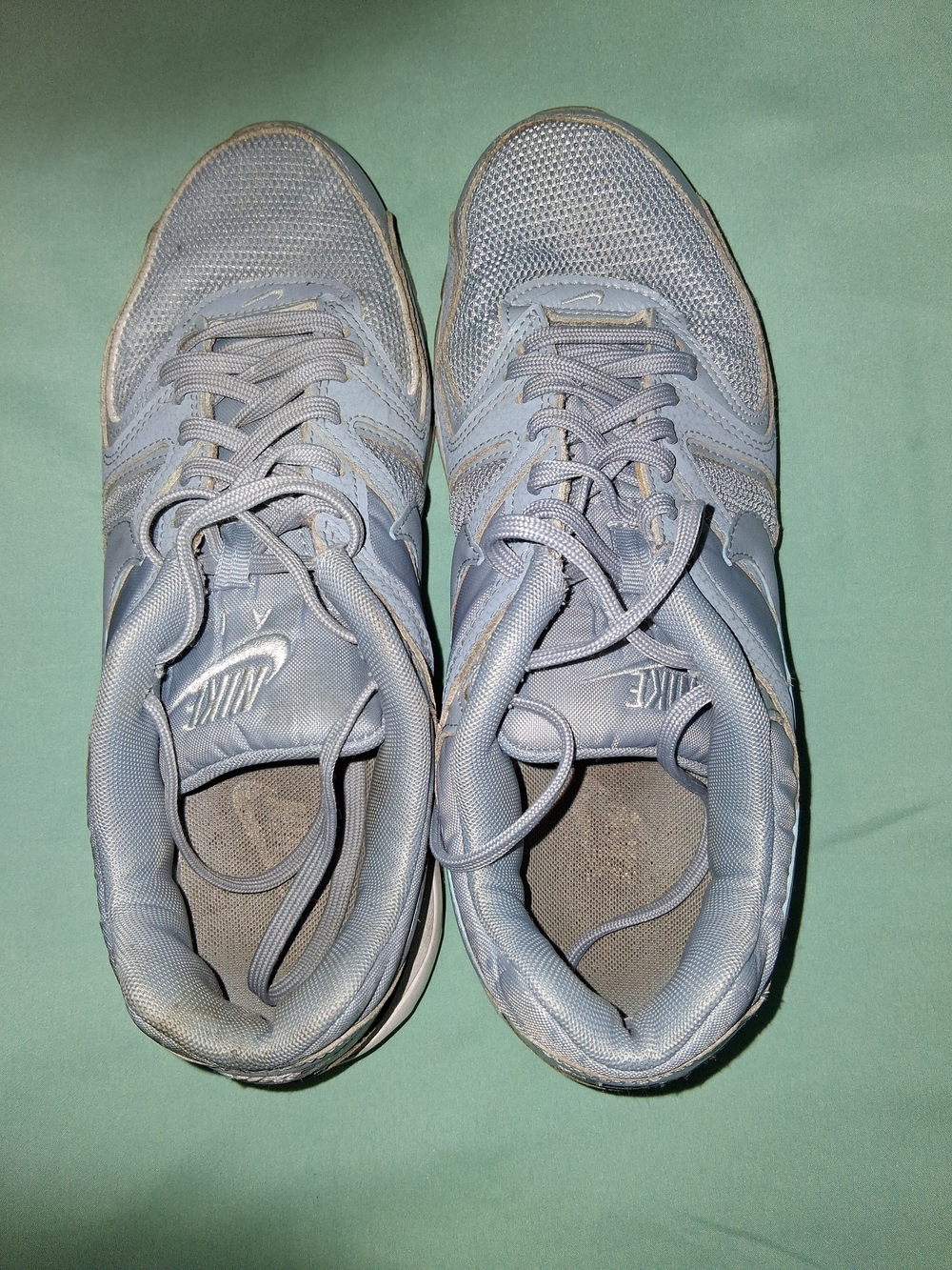 💙🤍 EUC Womens Nike Pale Blue Sneakers Tennis Shoes Fashion Street Urban Style